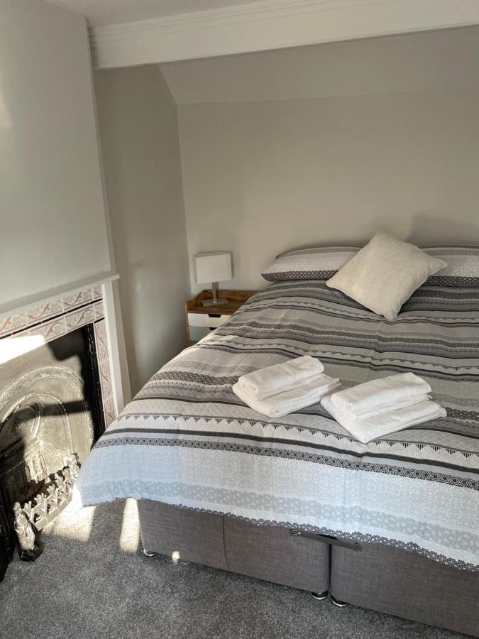 The New Wheel Inn Lymington Luaran gambar